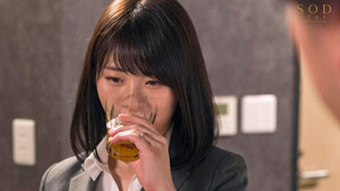 STARS-376 宫岛芽衣（宮島めい） 和他的同事订婚了